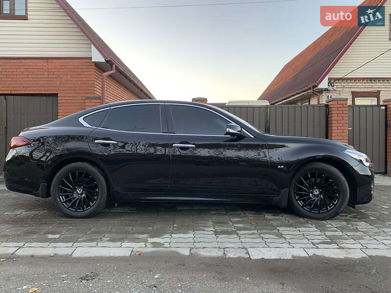 Седан Infiniti Q70 2016 в Новомосковске фото 4 Седан Infiniti Q70 2016 в Новомосковске