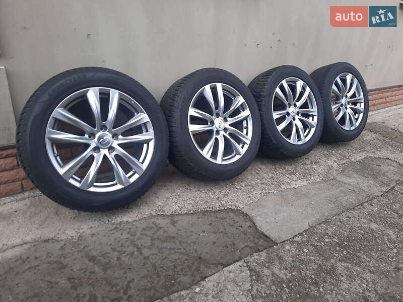 Седан Infiniti Q70 2016 в Новомосковске фото 39 Седан Infiniti Q70 2016 в Новомосковске