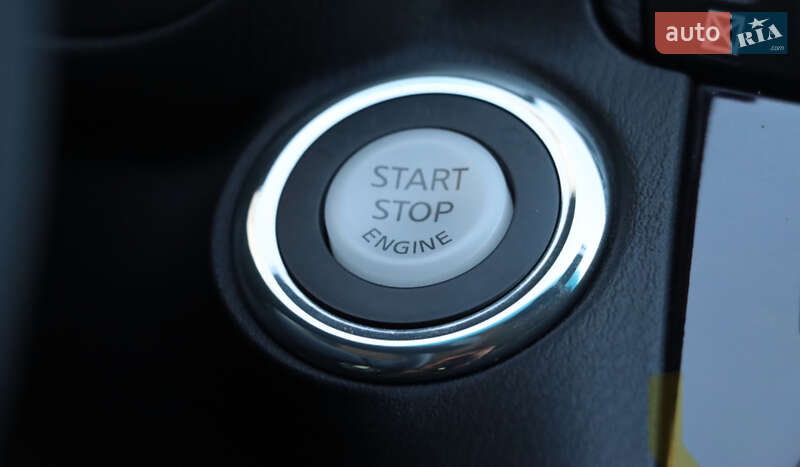 Седан Infiniti Q70 2016 в Днепре