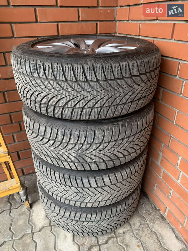 Седан Infiniti Q70 2016 в Новомосковске фото 41 Седан Infiniti Q70 2016 в Новомосковске