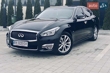 Седан Infiniti Q70 2015 в Кам'янець-Подільському