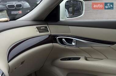 Седан Infiniti Q70 2013 в Виннице