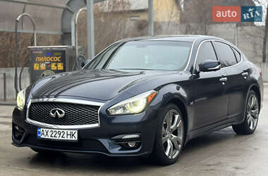 Седан Infiniti Q70 2017 в Киеве