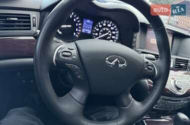 Седан Infiniti Q70 2017 в 