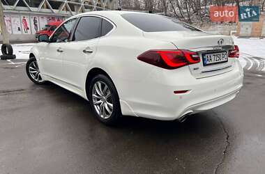 Седан Infiniti Q70 2015 в Києві