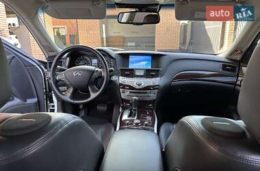 Седан Infiniti Q70 2013 в Виннице