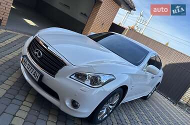 Седан Infiniti Q70 2013 в Виннице