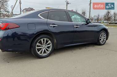 Седан Infiniti Q70 2014 в Буче