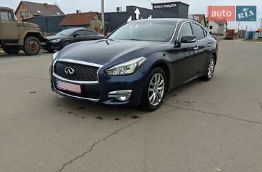 Седан Infiniti Q70 2014 в Буче