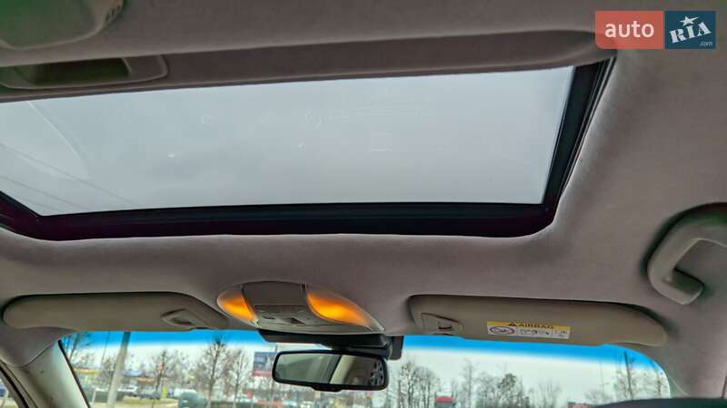 Седан Infiniti Q70 2014 в Бучі