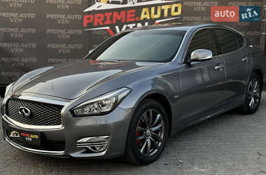 Седан Infiniti Q70 2015 в 