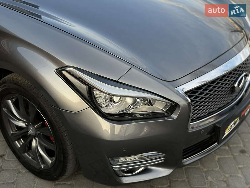 Седан Infiniti Q70 2015 в Виннице