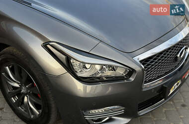 Седан Infiniti Q70 2015 в 