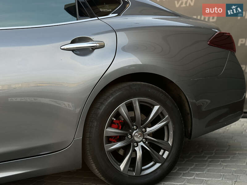 Седан Infiniti Q70 2015 в Виннице