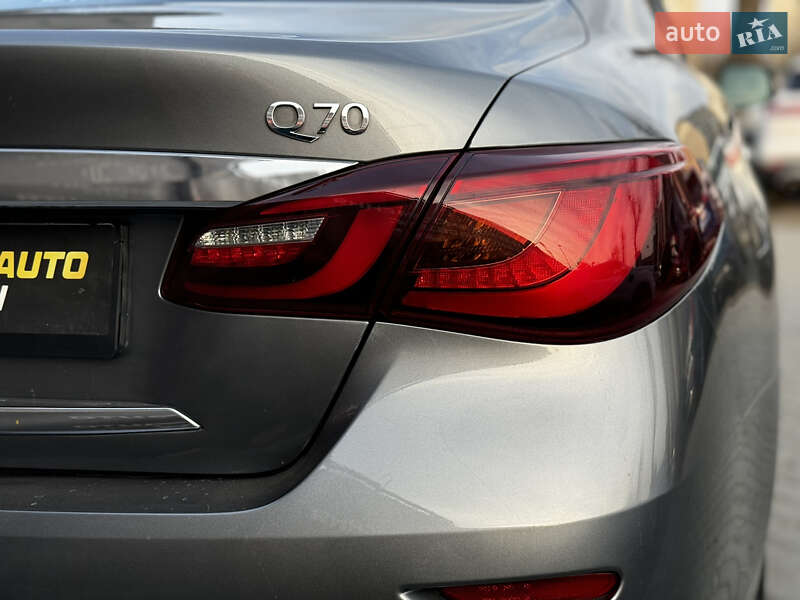 Седан Infiniti Q70 2015 в Виннице