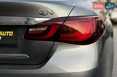 Седан Infiniti Q70 2015 в 