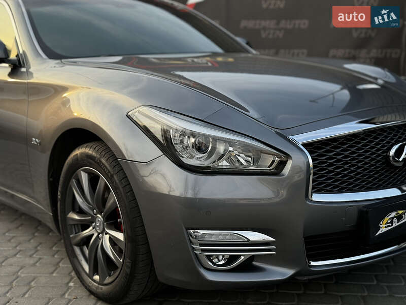 Седан Infiniti Q70 2015 в Виннице