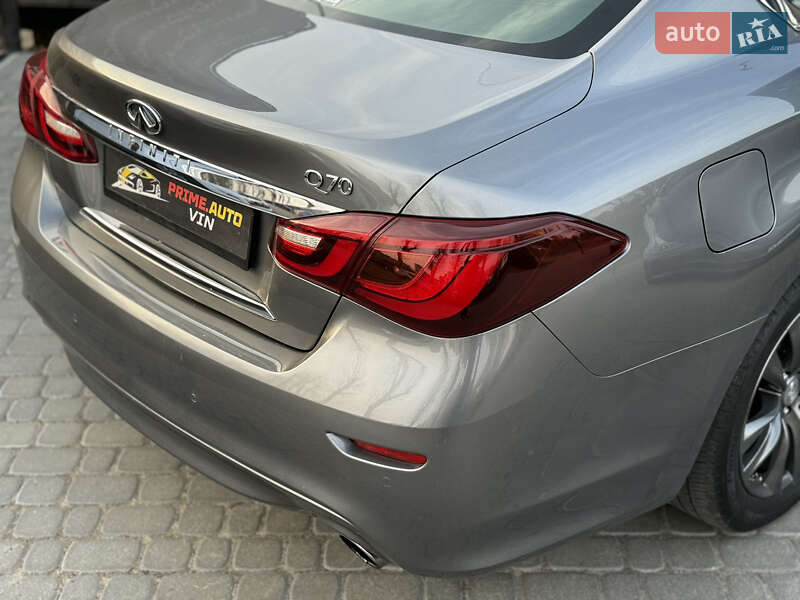 Седан Infiniti Q70 2015 в Виннице