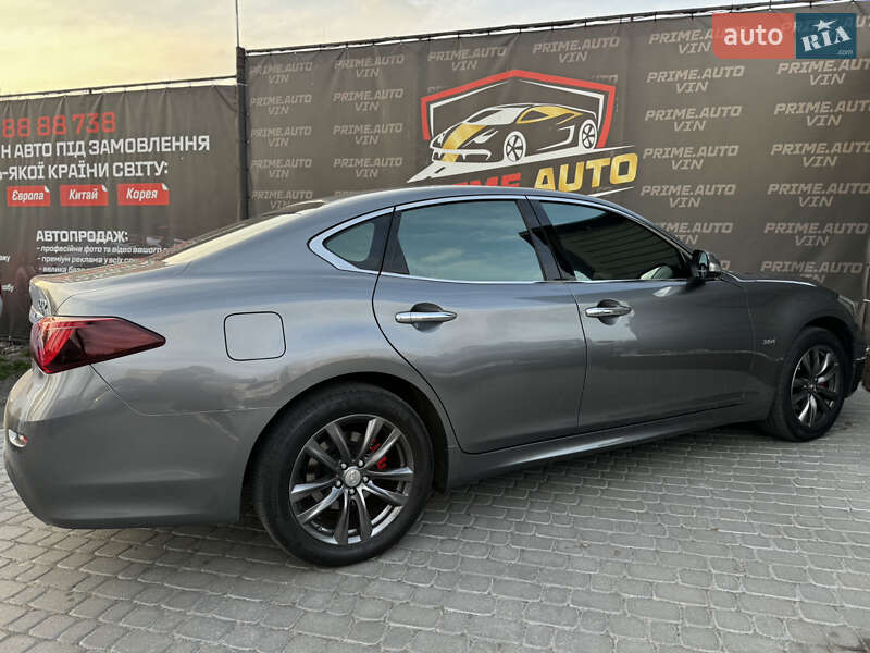 Седан Infiniti Q70 2015 в Виннице