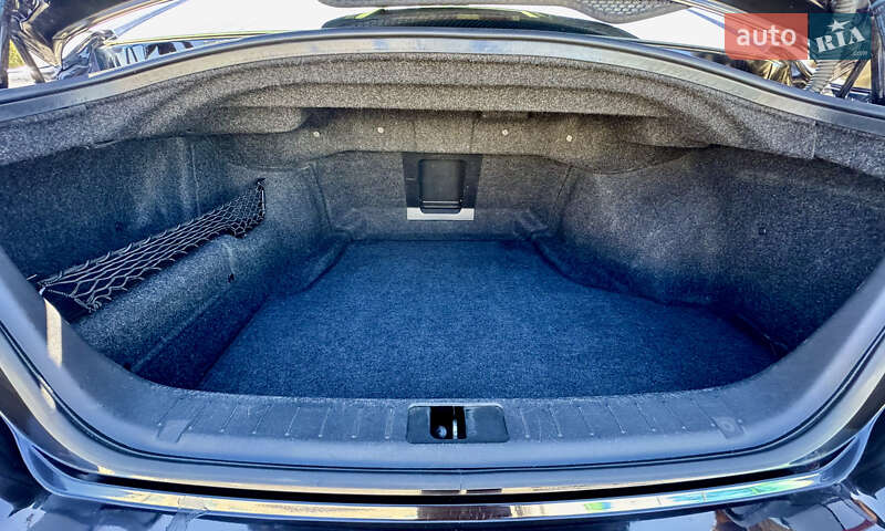 Седан Infiniti Q70 2016 в Києві