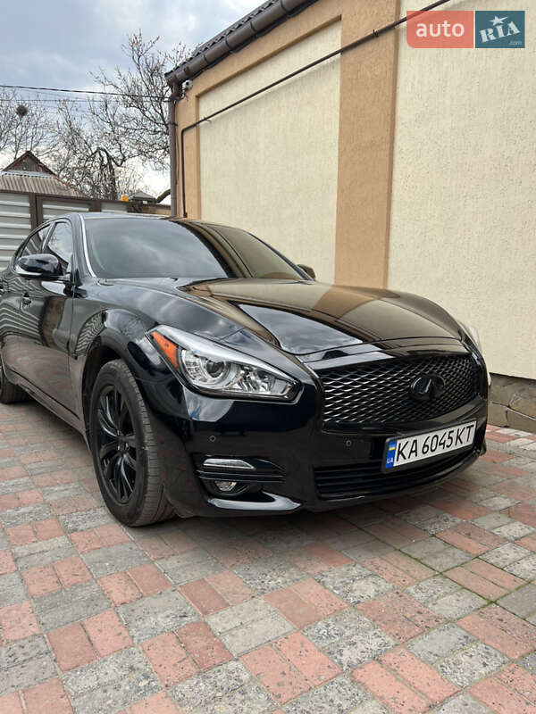 Седан Infiniti Q70 2015 в Харкові