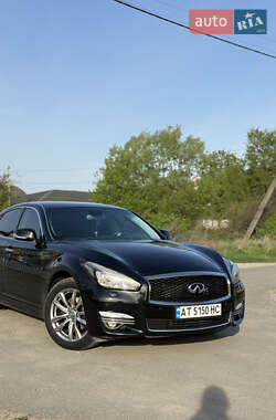 Седан Infiniti Q70 2016 в 