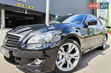 Седан Infiniti Q70 2014 в Киеве