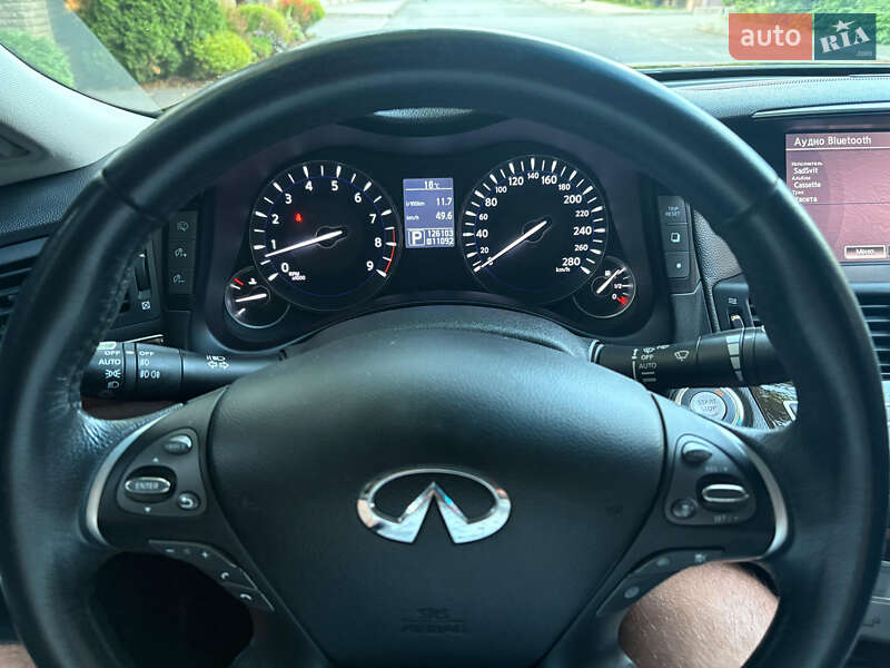 Седан Infiniti Q70 2013 в Софіївській Борщагівці