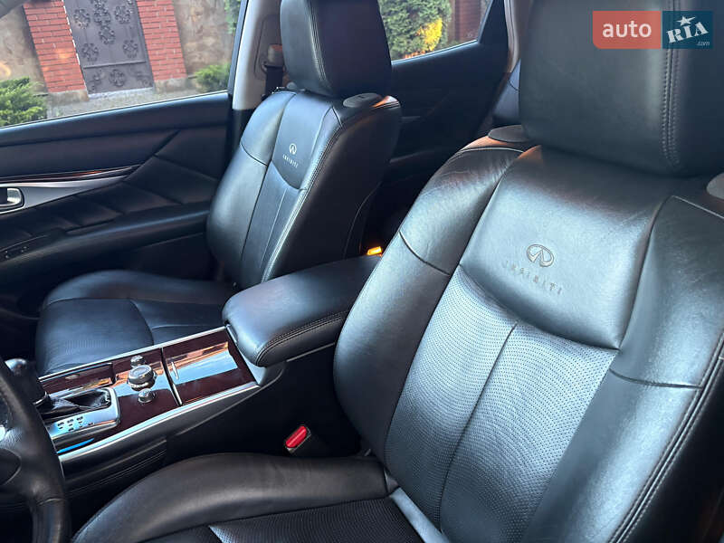 Седан Infiniti Q70 2013 в Софіївській Борщагівці