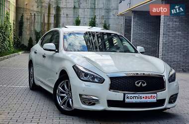 Седан Infiniti Q70 2017 в Хмельницком