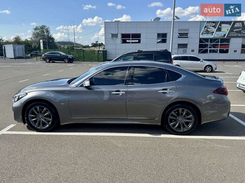 Седан Infiniti Q70 2015 в Києві