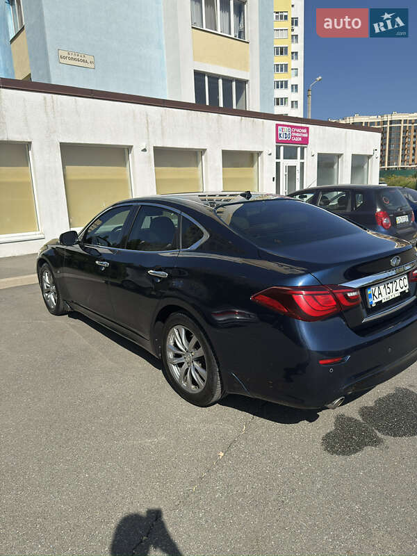 Седан Infiniti Q70 2016 в Києві
