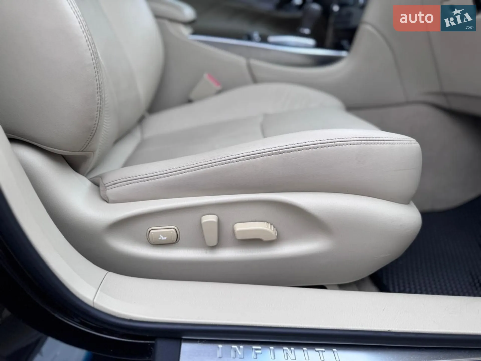 2013 Infiniti Q70 - мініатюра 26