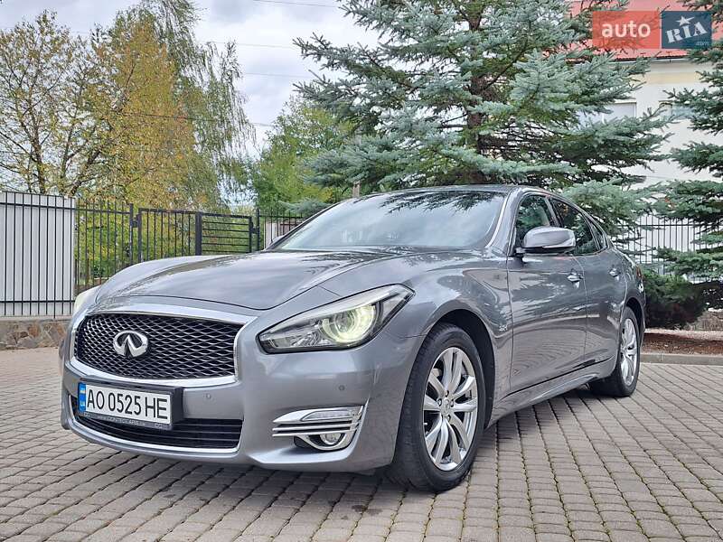 Седан Infiniti Q70 2016 в Сваляве фото 8 Седан Infiniti Q70 2016 в Сваляве