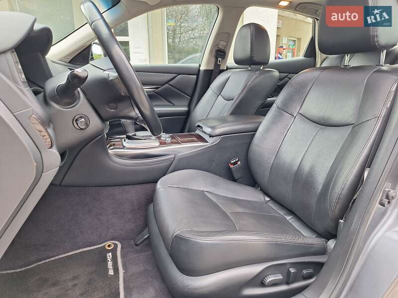 Седан Infiniti Q70 2016 в Сваляве фото 41 Седан Infiniti Q70 2016 в Сваляве