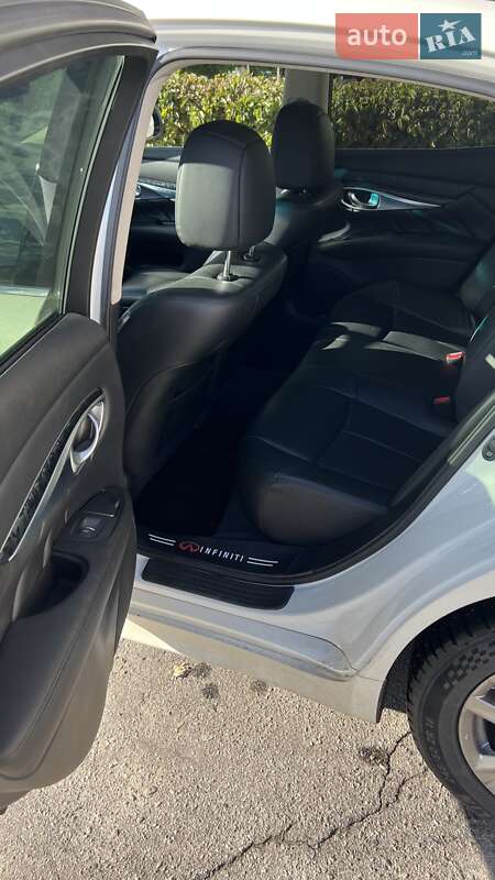 Седан Infiniti Q70 2016 в Белой Церкви фото 16 Седан Infiniti Q70 2016 в Белой Церкви