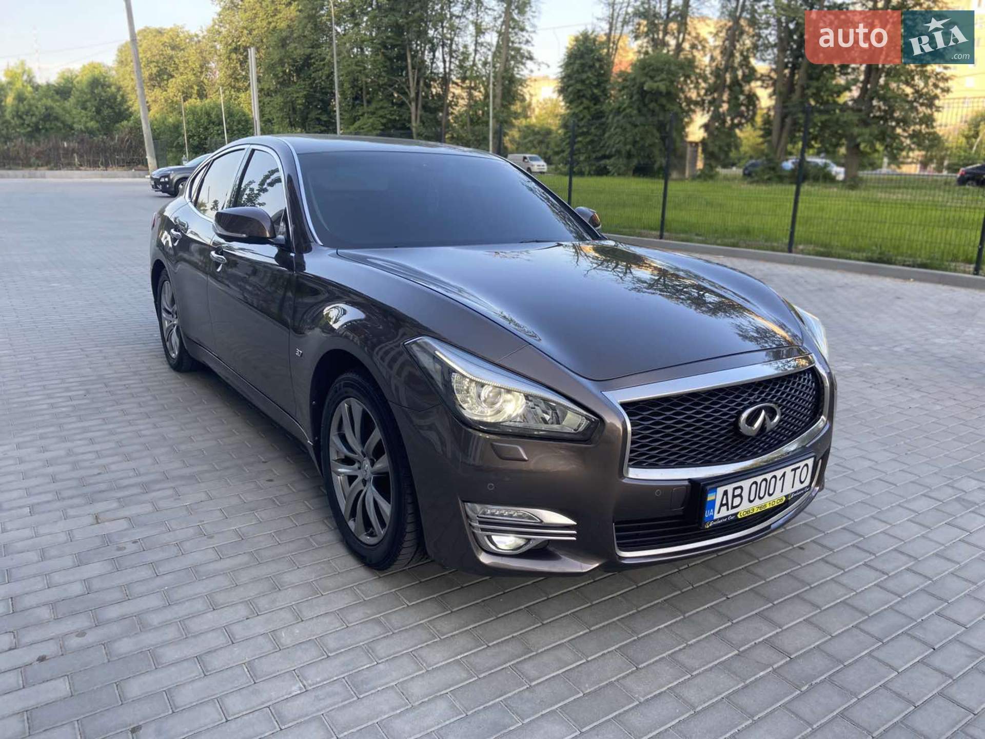 2015 Infiniti Q70 - мініатюра 2
