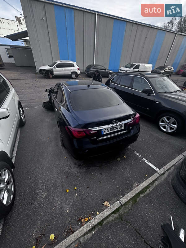 Седан Infiniti Q70 2017 в Киеве