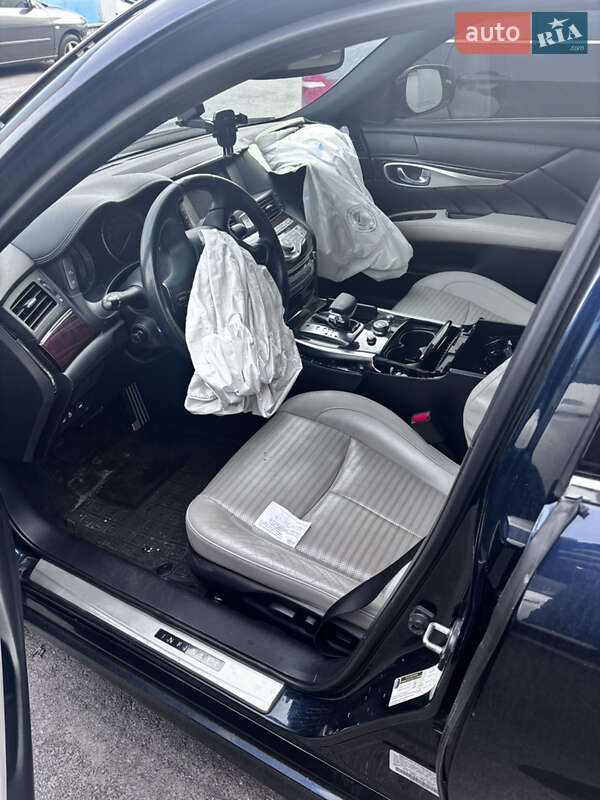 Седан Infiniti Q70 2017 в Киеве