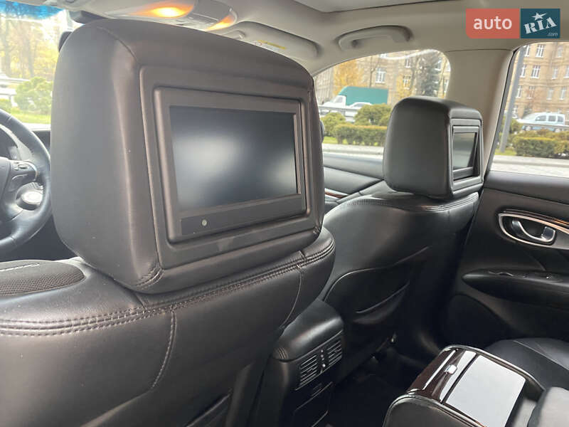 Седан Infiniti Q70 2017 в Києві