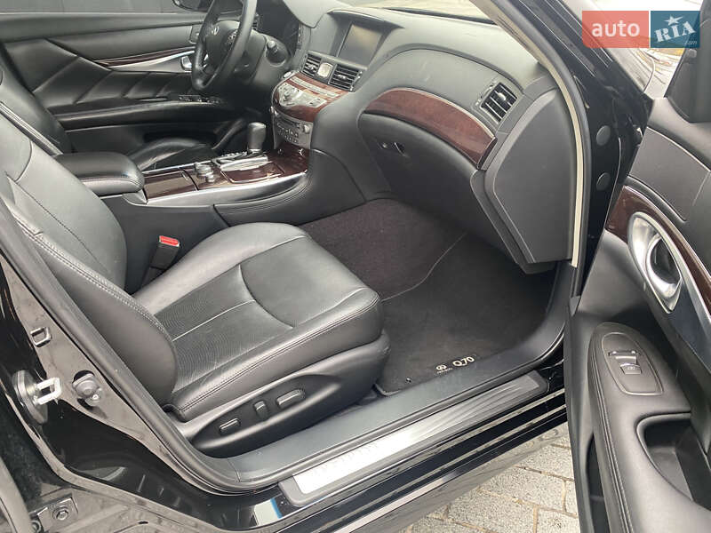 Седан Infiniti Q70 2017 в Києві