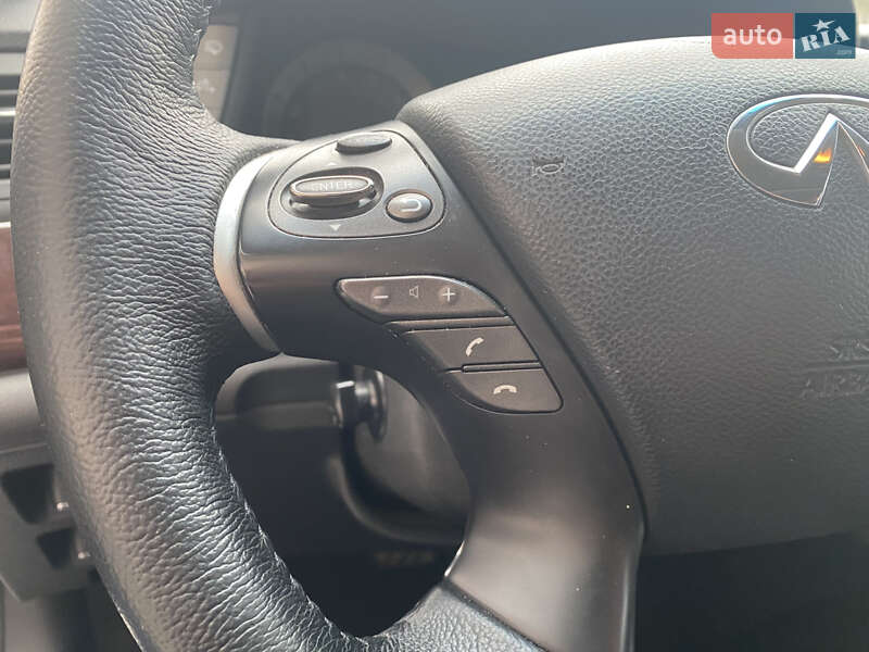 Седан Infiniti Q70 2017 в Києві