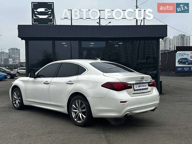 Седан Infiniti Q70 2016 в Киеве фото 5 Седан Infiniti Q70 2016 в Киеве