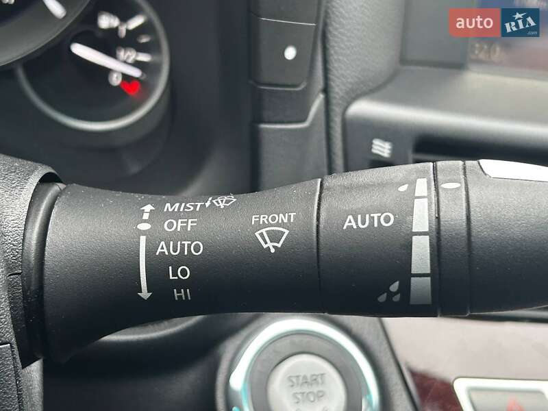 Седан Infiniti Q70 2016 в Киеве фото 19 Седан Infiniti Q70 2016 в Киеве