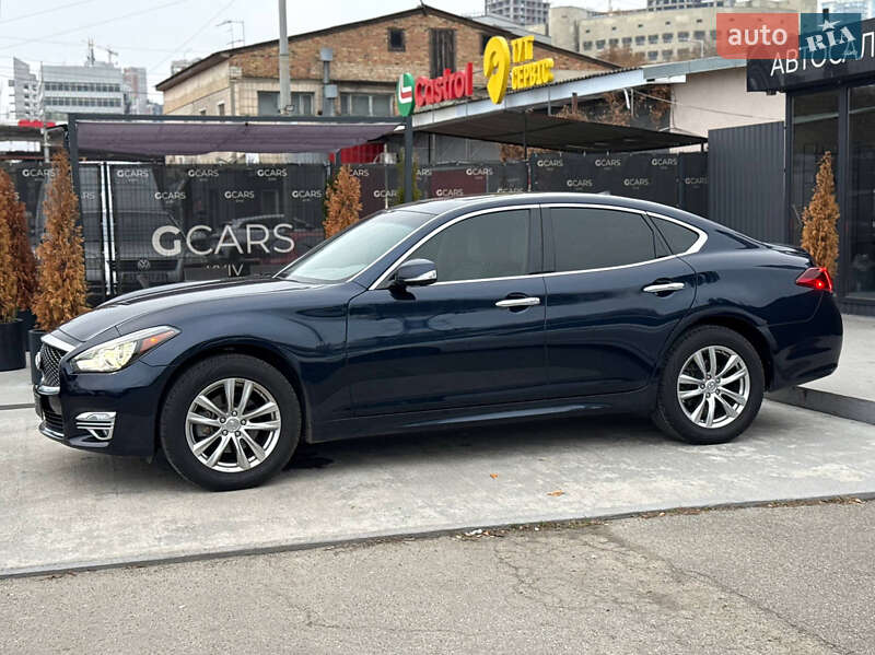 Седан Infiniti Q70 2015 в Киеве