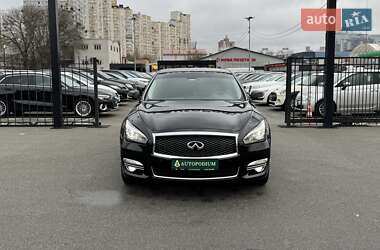 Седан Infiniti Q70 2015 в Киеве
