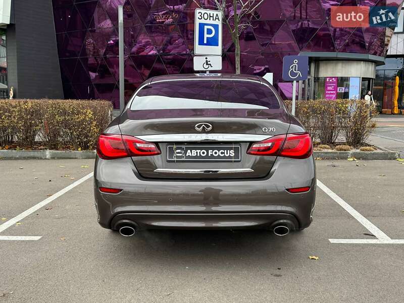Седан Infiniti Q70 2017 в Києві фото 6 Седан Infiniti Q70 2017 в Києві