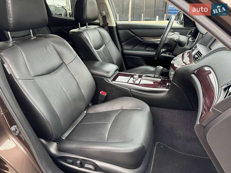 Седан Infiniti Q70 2017 в Києві фото 11 Седан Infiniti Q70 2017 в Києві