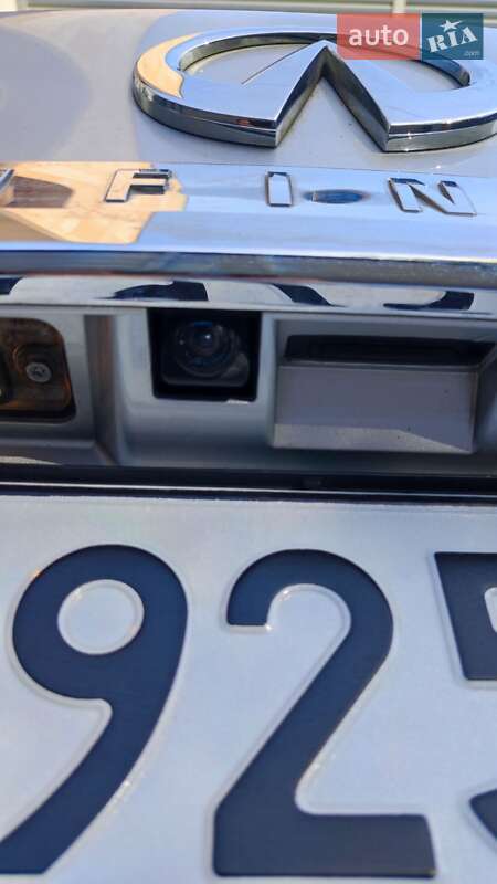 Седан Infiniti Q70 2017 в Киеве фото 13 Седан Infiniti Q70 2017 в Киеве