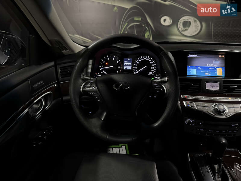 Седан Infiniti Q70 2015 в Одессе